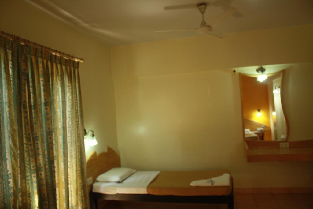 Tom'S Hotel Bangalore Exterior foto
