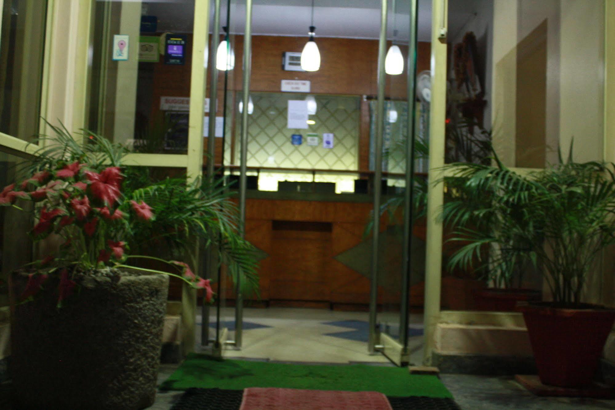 Tom'S Hotel Bangalore Exterior foto